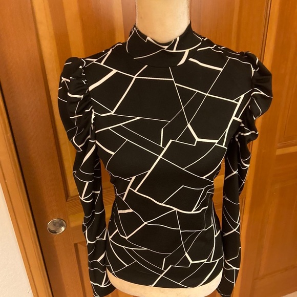 Cracked Glass Long Tee. - Picture 12 of 16